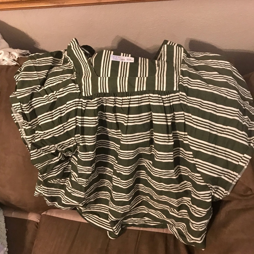 Army green short sleeve shirt